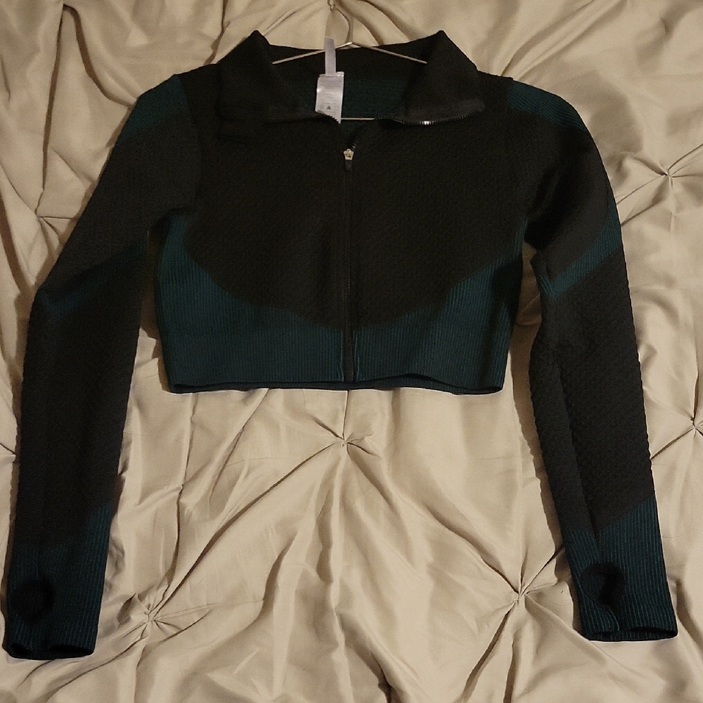 New Mix Black and Green Crop Top